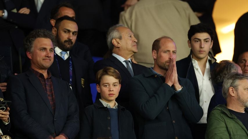 Thomas van Straubenzee, Prince George of Wales und Prince William verfolgen PSG gegen Aston Villa im Parc des Princes