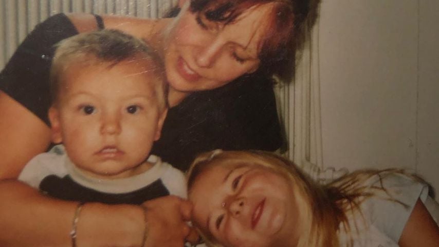 Throwback-Bild von Daniela Büchner und ihren Kindern Volkan und Joelina