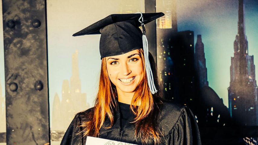 Ekaterina Leonova bei ihrer Uni-Abschlussfeier