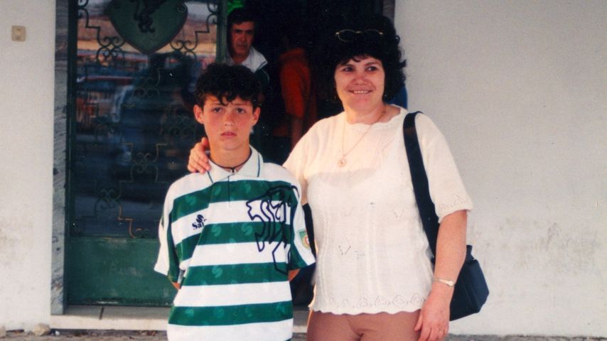 Throwback-Foto von Cristiano Ronaldo und seiner Mutter Maria Dolores