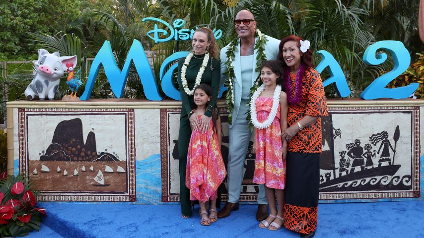 Tiana Johnson, Lauren Hashian, Dwayne Johnson, Jasmine Johnson und Ata Johnson