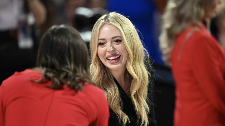 Tiffany Trump präsentiert ihren Babybauch im eleganten Kleid