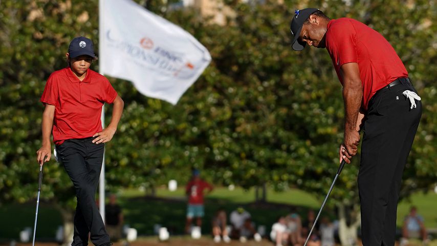 Profigolfer Tiger Woods mit seinem Sohn Charlie