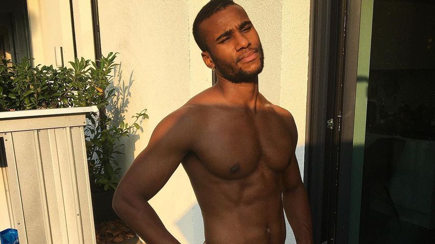 Heiß: "Alles was zählt"-Tijan präsentiert seinen Sixpack