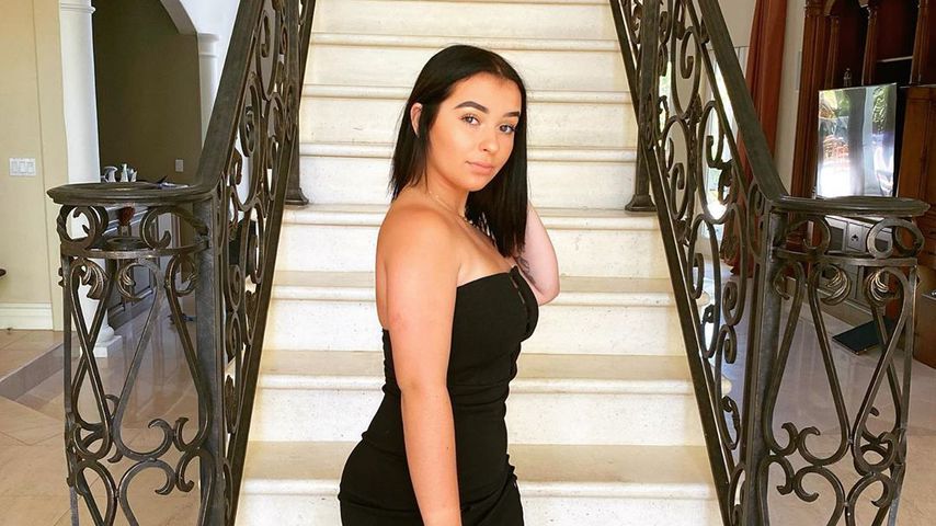 TikTok-Star Danielle Cohn posiert