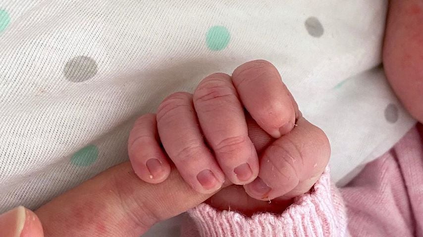 TikTok-Star Jasi mit ihrem Baby