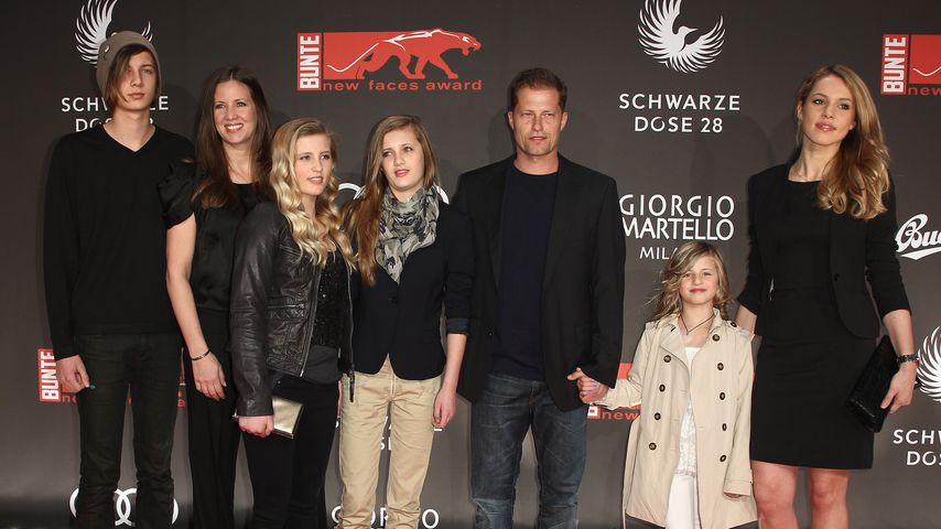 Til Schweiger mit seiner Familie und Ex-Freundin Svenja Holtmann im Jahr 2011