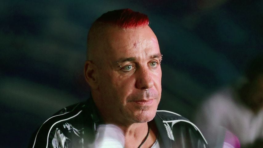Was ist los? Rammstein landet ohne Till Lindemann in Berlin