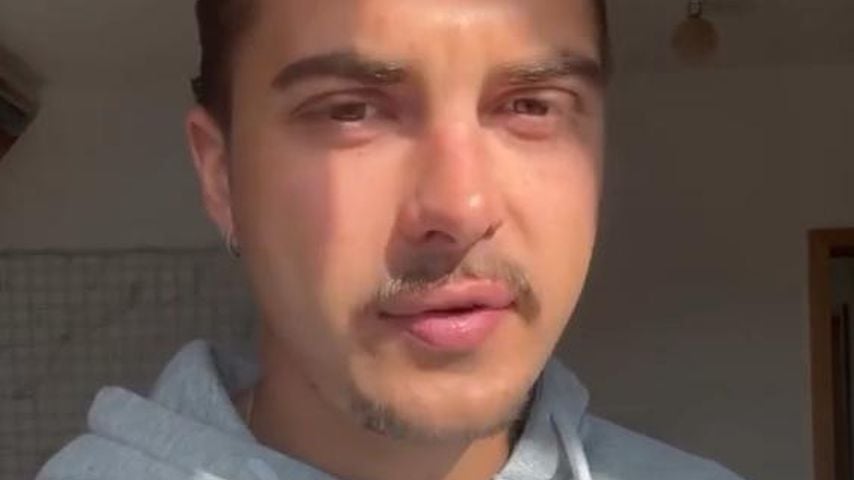 Am Handy bei Reality Awards? Tim Kühnels Oma lag im Sterben