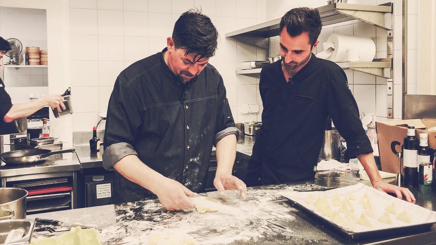 Tim Mälzer bei "Kitchen Impossible" 2020