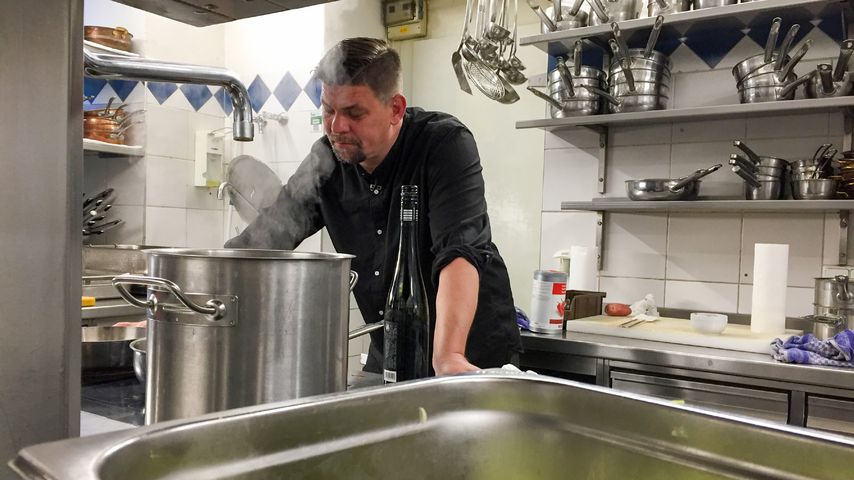 Tim Mälzer bei "Kitchen Impossible"