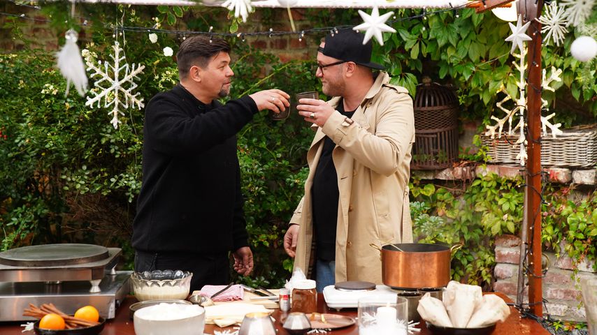 Tim Mälzer und Max Strohe beim "Kitchen Impossible: Weihnachtsspecial"