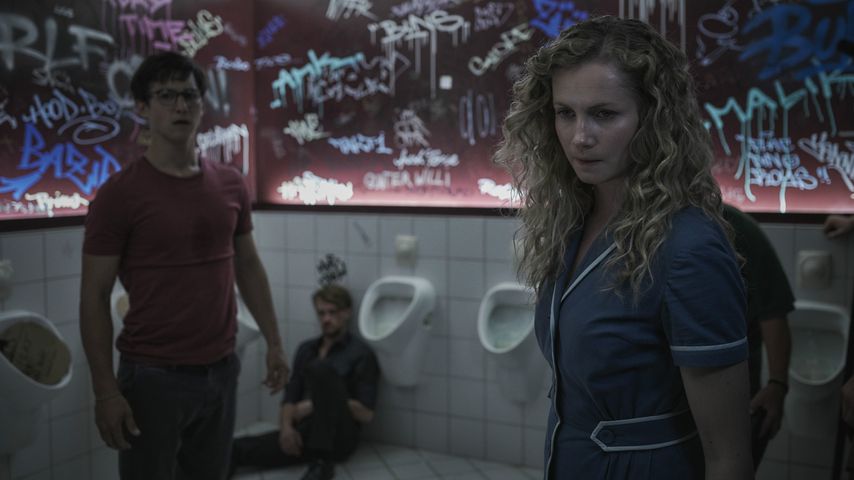 Tim Oliver Schultz und Cornelia Gröschel in "Freaks - Du bist eine von uns"