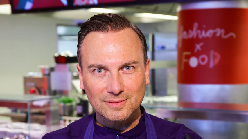 Tränen bei "Kitchen Impossible": Tim Raue wird emotional