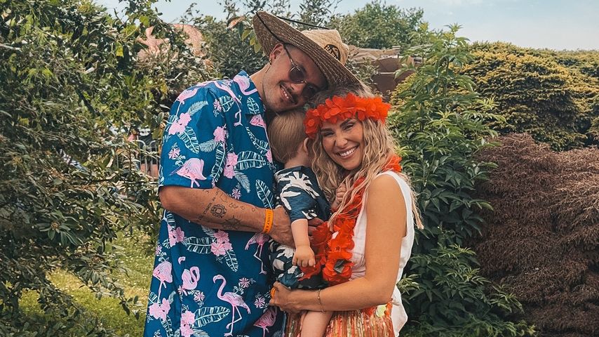 Tim und Ana Johnson mit ihrem Sohn Maui im Juni 2025