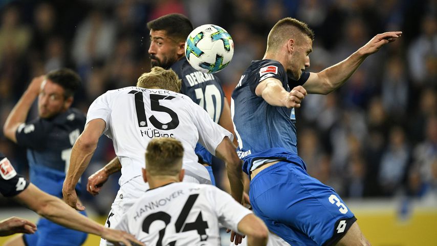Timo Hübers beim Hannover-69-Spiel gegen 1899 Hoffenheim, April 2018