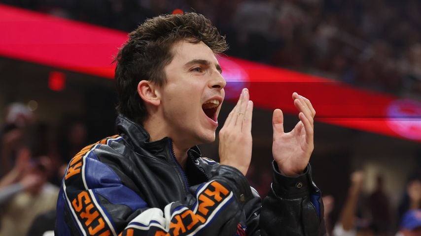 Timothée Chalamet feuert die New York Knicks an