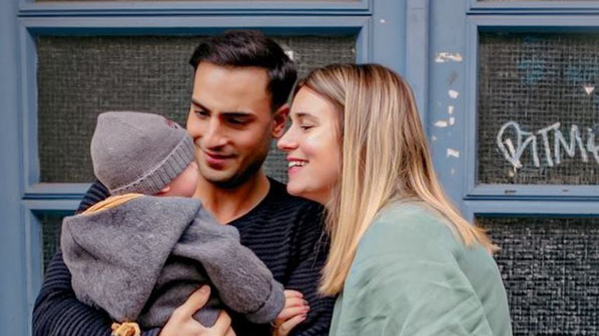 Timur Ülker und seine Freundin Caroline Steinhof mit Söhnchen Ilay