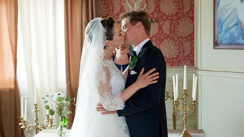 Tina (Christin Balogh) und Ragnar (Jeroen Engelsman) bei ihrer Traumhochzeit in "Sturm der Liebe"
