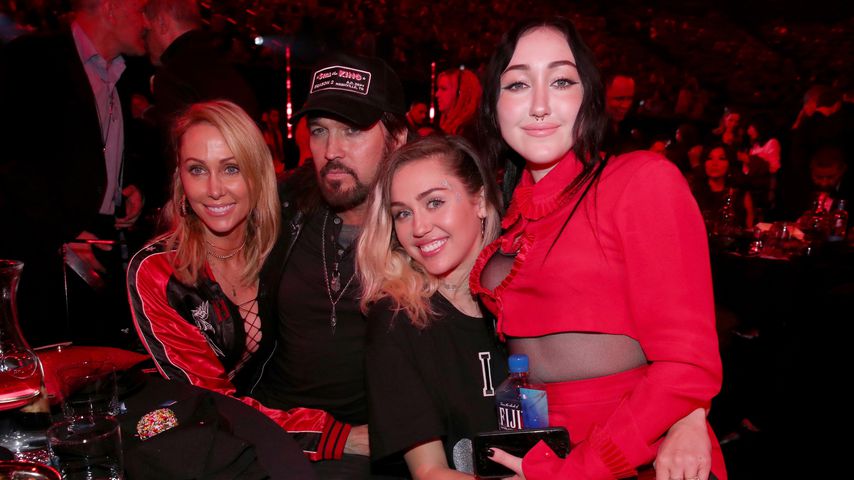 Alles aus! Miley Cyrus' Mama reicht Scheidung ein