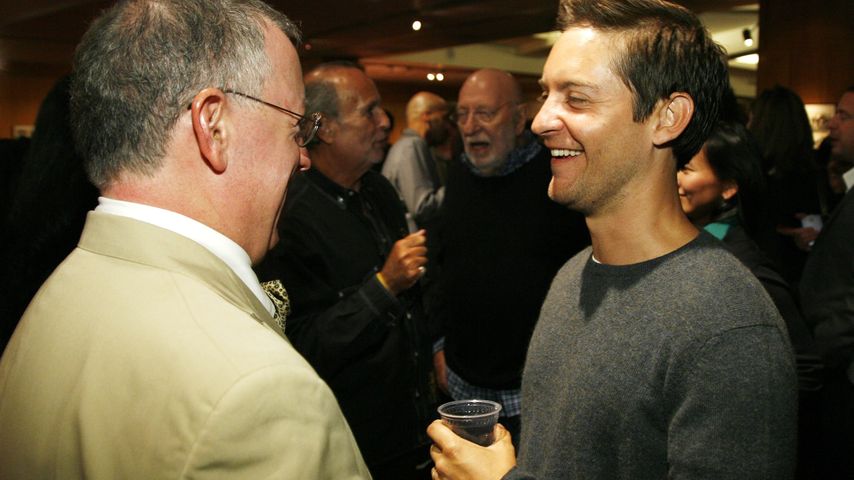 Miese Masche! Tobey Maguire schikaniert Kellnerin