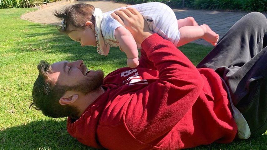 Tobi Pearce und Tochter Arna, April 2020
