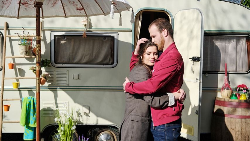 Tobias (Patrick Müller) und Vivien (Sharon Berlinghoff) bei "Unter uns"