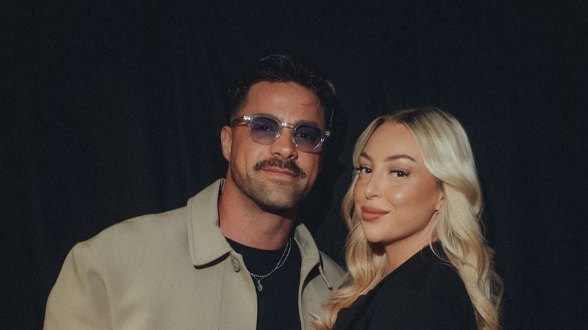 "Für immer": Tobias Wegener und seine Julia sind verlobt