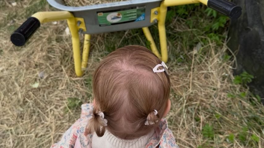 Tochter von Lily Collins, August 2026