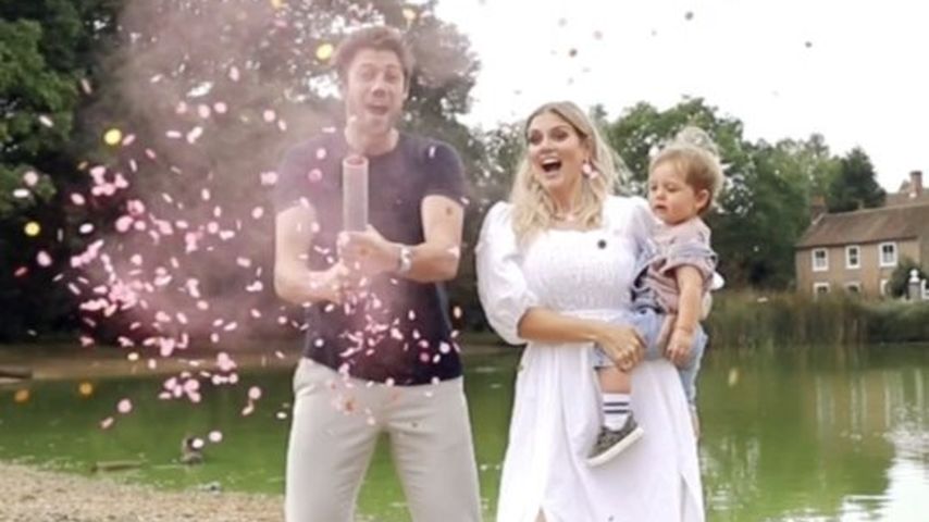 Tom Andrews, Ashley James und ihr Sohn Alfie im November 2022