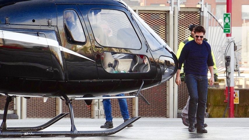 Mit mysteriöser Blondine: Tom Cruise im Helikopter unterwegs