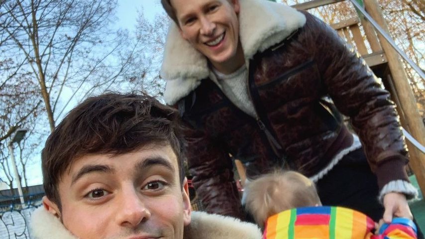 Tom Daley mit seinem Mann und dem gemeinsamen Sohn