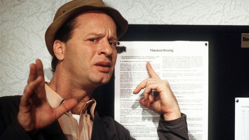 Tom Gerhardt als Dieter Krause in "Hausmeister Krause – Ordnung muss sein"