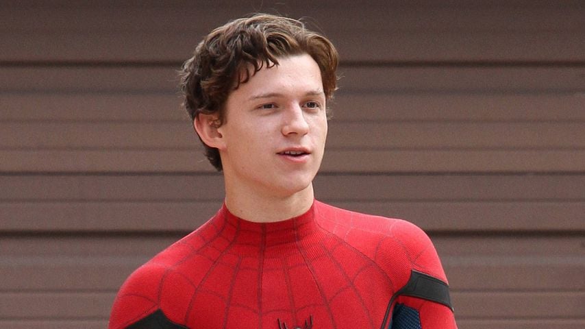 Tom Holland im Spider-Man-Anzug am Set von "Spider-Man: Homecoming", 2016
