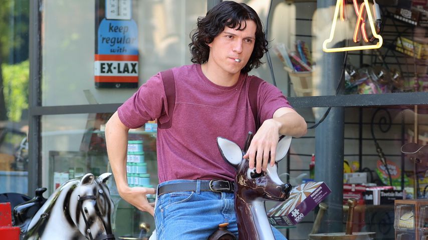 Tom Holland am Set von "The Crowded Room"