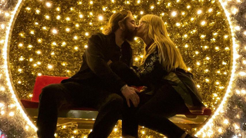 Weihnachtsstimmung: Heidi Klum knutscht ihren Tom Kaulitz