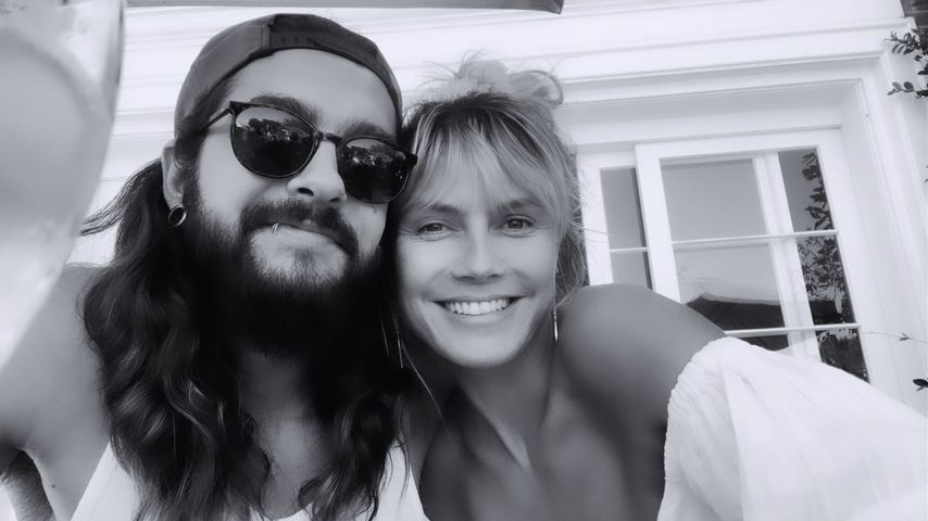 Tom Kaulitz und Heidi Klum lächeln im August 2020