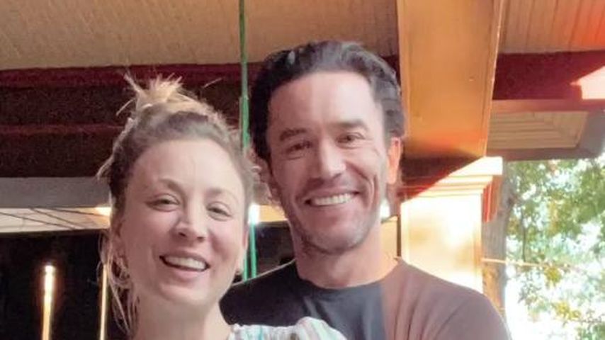 Kaley Cuoco und ihr Partner Tom Pelphrey