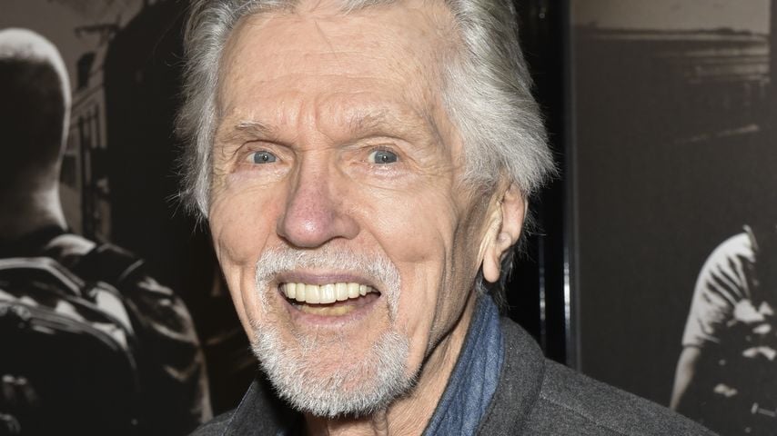 Tom Skerritt bei der Premiere von "The 15:17 to Paris" in den Warner Bros. Studios in Burbank