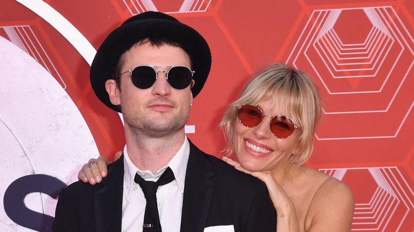 Tom Sturridge und Sienna Miller im September 2021