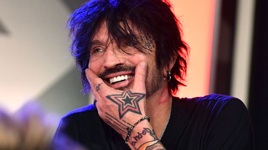 Fans schockiert: Tommy Lee zieht auf Insta komplett blank!