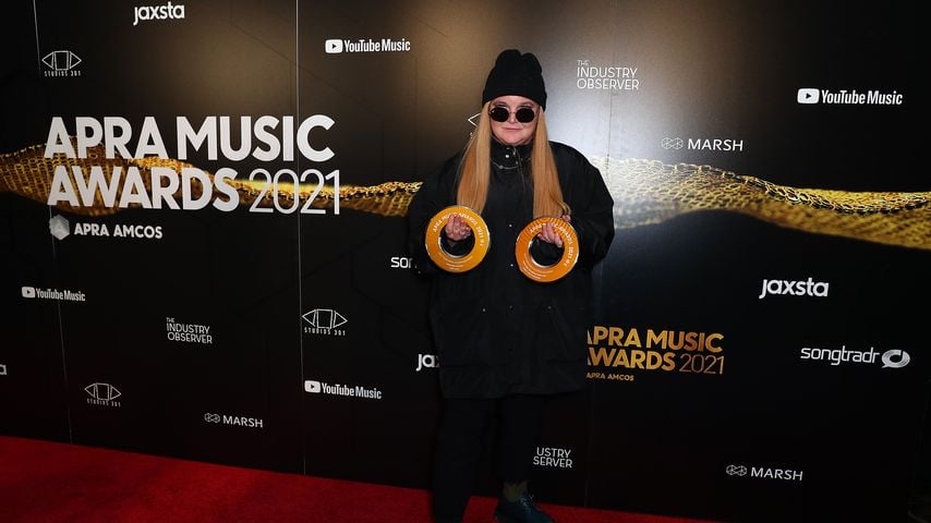 Tones And I, Musikerin