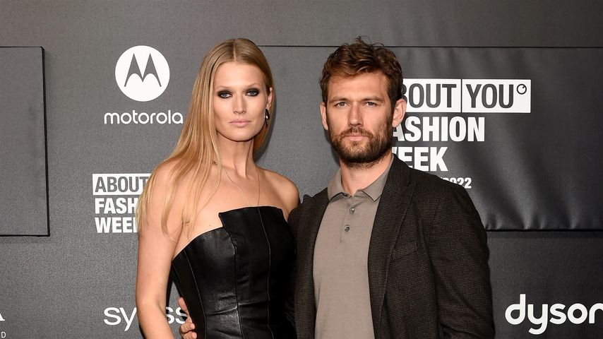 Krise? Toni Garrn löscht Bilder und entfolgt Alex Pettyfer
