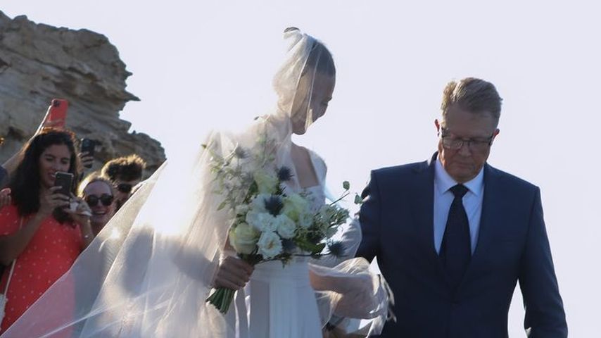 Toni Garrn und ihr Vater bei ihrer Hochzeit im Juni 2022