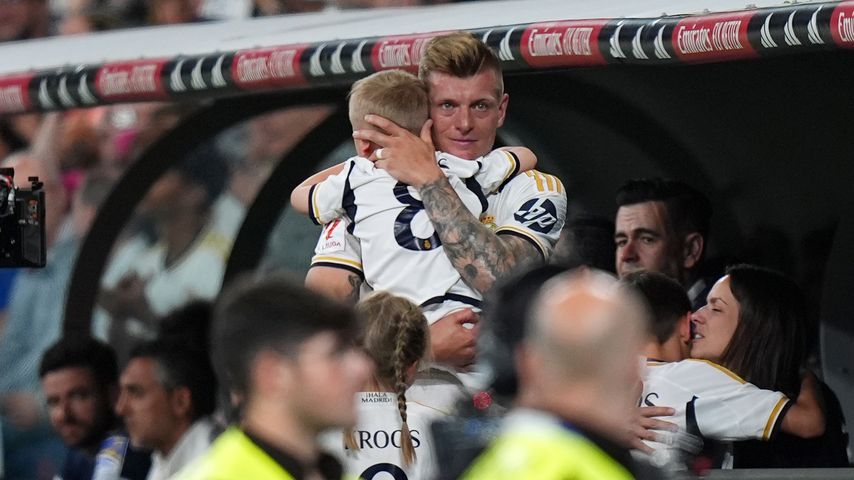 Toni Kroos mit seiner Familie bei seinem letzten Heimspiel in Madrid am 25. Mai