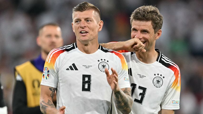 Toni Kroos und Thomas Müller nach dem Match Deutschland gegen Schottland bei der EM 2024