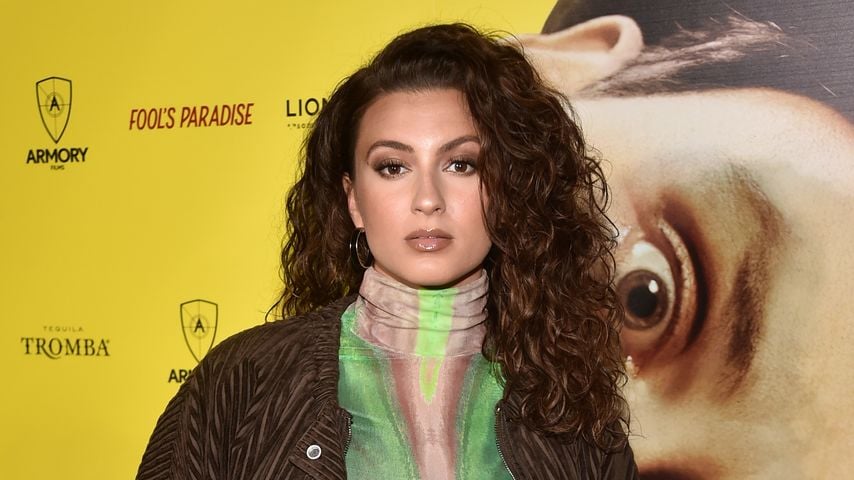 Grammy-Gewinnerin Tori Kelly ins Krankenhaus eingeliefert!