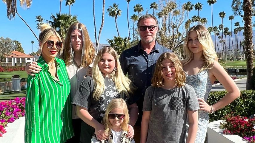 Tori Spelling, Ex Dean McDermott und ihre fünf Kinder im April 2023