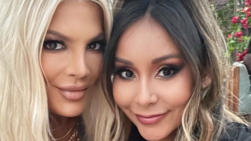 Tori Spelling mit ihrer besten Freundin Snooki im September 2021