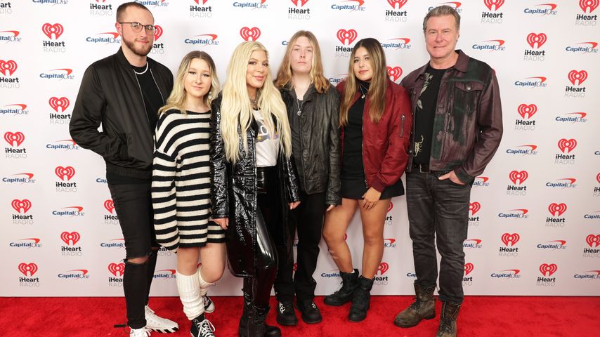 Tori Spelling mit ihrer Familie im Januar 2023